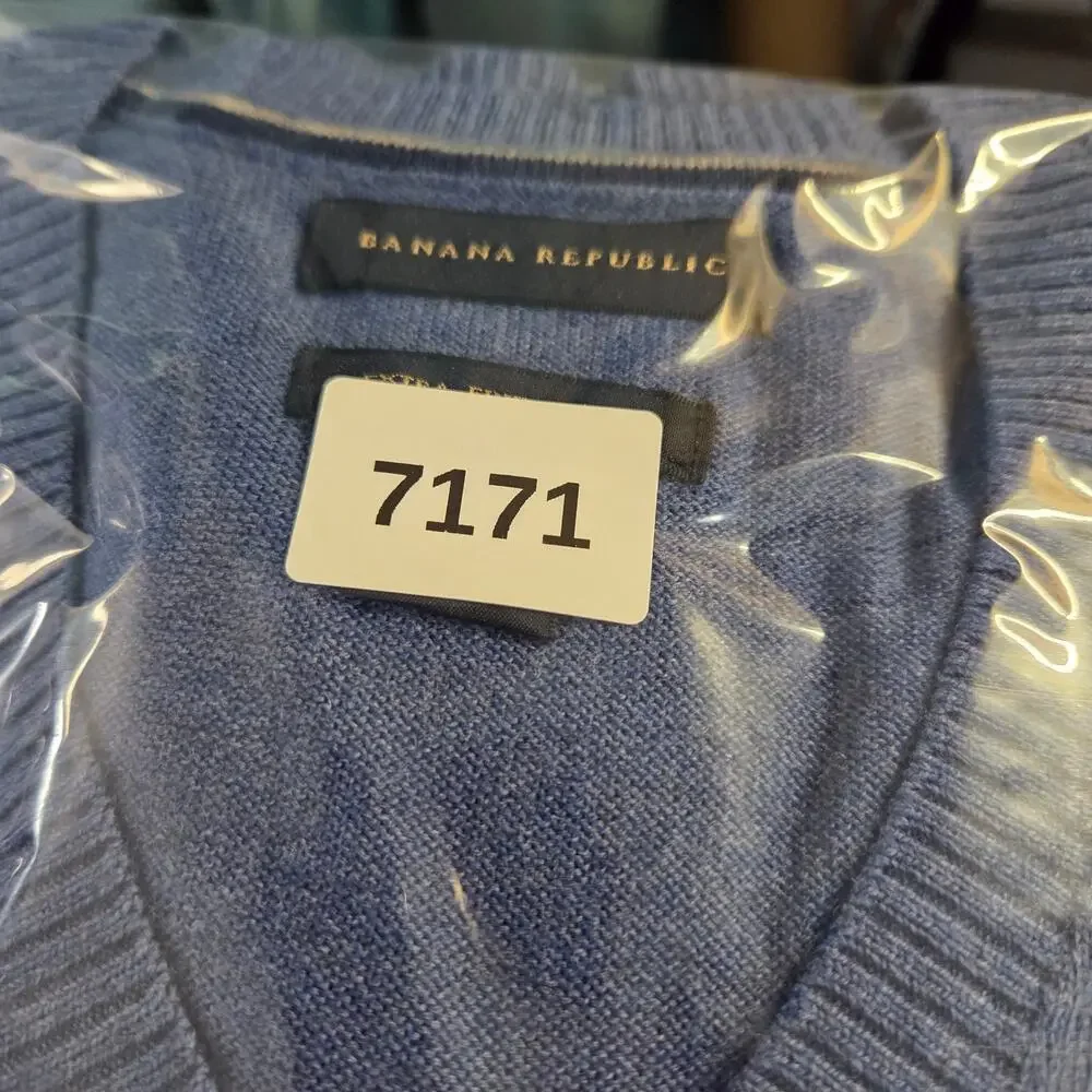 Banana Republic Large Blue Extra Fine Merino Wool V Neck Sweater
